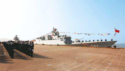 中國海軍新入列“蚌埠”艦首次實射導彈命中目標