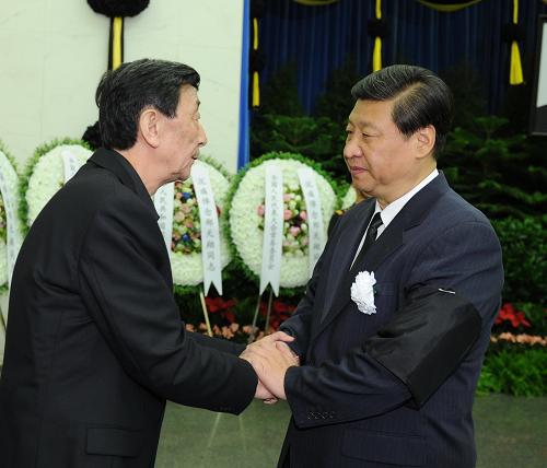鄭天翔同志遺體在京火化 習近平李克強等送別