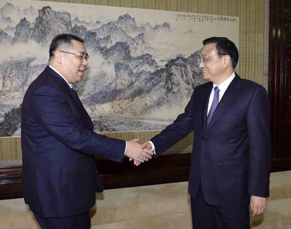 李克強(qiáng)會(huì)見澳門特區(qū)行政長官崔世安