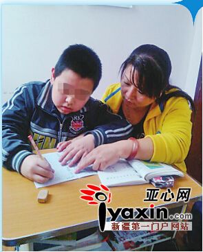 烏魯木齊一位自閉癥患兒母親敞開(kāi)心扉 從求解脫到陪他成長(zhǎng)
