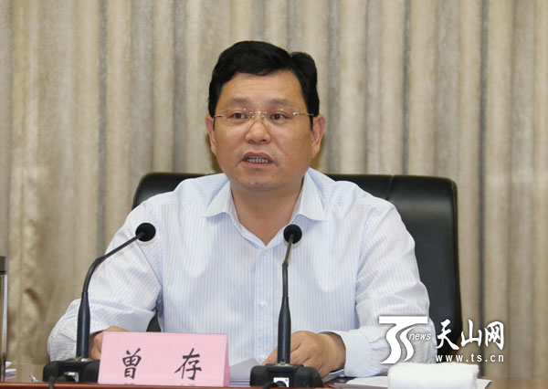 喀什啟動縣處級以上領(lǐng)導(dǎo)干部“三嚴(yán)三實”專題教育活動