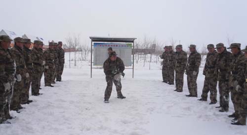 新疆兵團(tuán)六師共青團(tuán)農(nóng)場民兵軍訓(xùn)強(qiáng)素質(zhì)