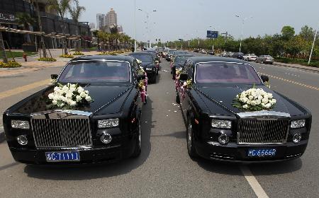 車價上億“超豪華”迎親車隊亮相溫州