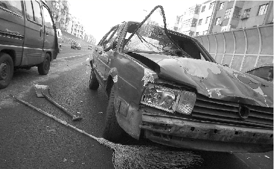 往車外丟垃圾致寧波平均每四天一個環衛工被撞