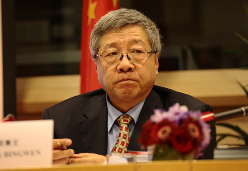 Should Chinese people retire later? - Guest profile - 中國人是否應該晚退休？- 嘉賓介紹