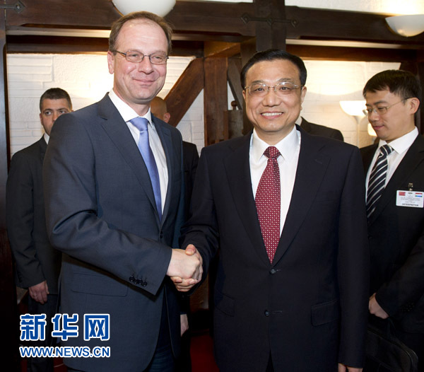 李克強(qiáng)會見匈牙利副總理瑙夫勞契奇