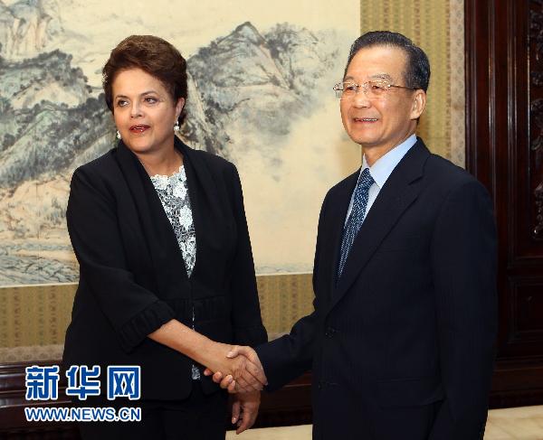 2011年溫家寶會見巴西總統(tǒng)羅塞芙