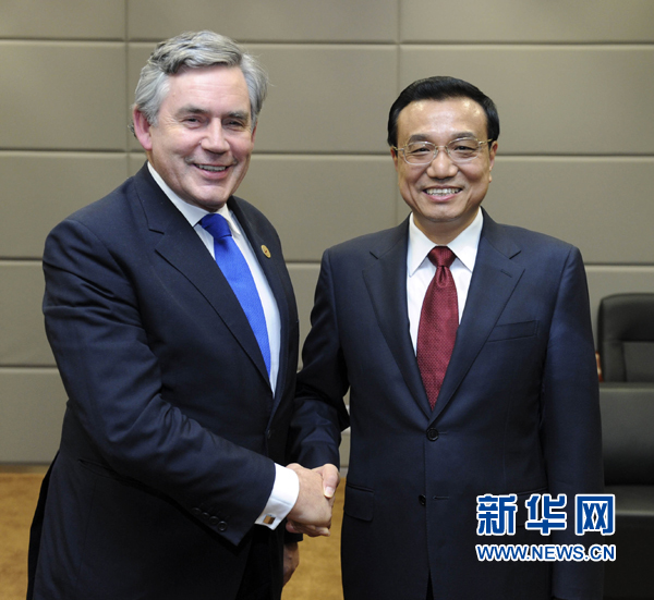 國務(wù)院總理李克強11日在大連會見英國前首相布朗