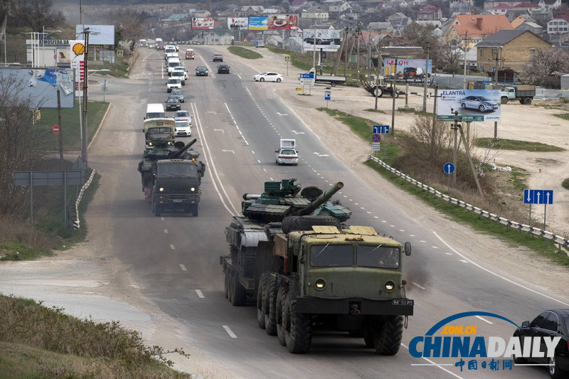 烏克蘭從克里米亞撤軍 大量坦克被運離軍事基地