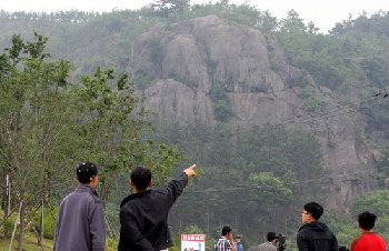 [盧武鉉組稿-事件]前總統盧武鉉跳崖身亡 韓國社會大地震