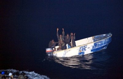 索馬里海盜襲擊法國指揮艦 5人被擒