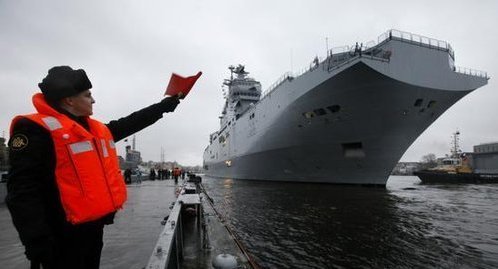 俄欲升級海軍裝備 法制兩棲攻擊艦抵達(dá)圣彼得堡