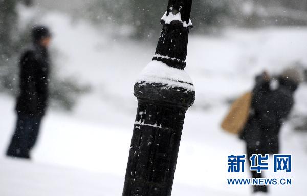 紐約遭暴風雪襲擊 部分地區能見度為零