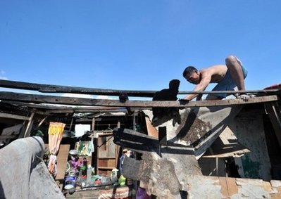 菲律賓首都貧民窟起火致1死6傷 1萬(wàn)人無(wú)家可歸