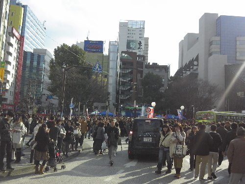 赴日留學(xué)生:東京震感強(qiáng)烈 街頭民眾沒(méi)有恐慌