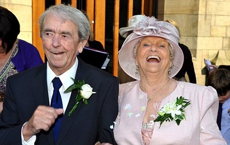 英國8旬老人網(wǎng)絡(luò)尋初戀 時(shí)隔65年浪漫攜手