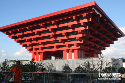 臺灣南部大學生參觀中國館:最愛“清明上河圖”