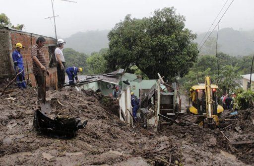 中美洲因暴雨泥石流災(zāi)害已致70人死亡
