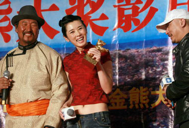 《圖雅》首映金熊相伴 巴特爾拿獎金交學費(圖)