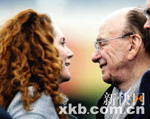 布魯克斯:英國(guó)小報(bào)女王華麗蛻變記