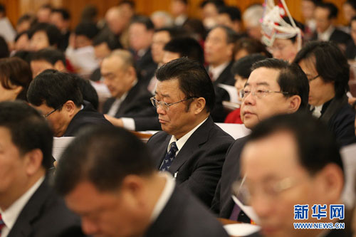 人大會(huì)議開幕 代表委員聽取政府工作報(bào)告