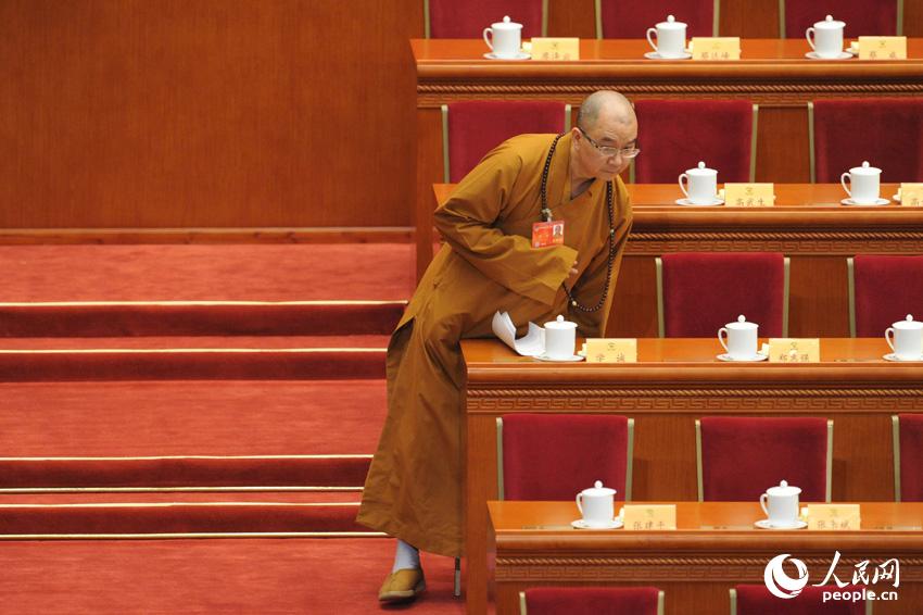 嘆為觀止的兩會直線