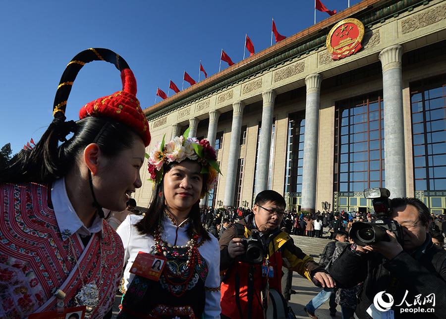 2014兩會：少數民族代表委員的特色帽飾