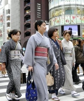 日本銀座發(fā)生“鑿壁偷表”案 竊賊卷走名表總價值3億日元