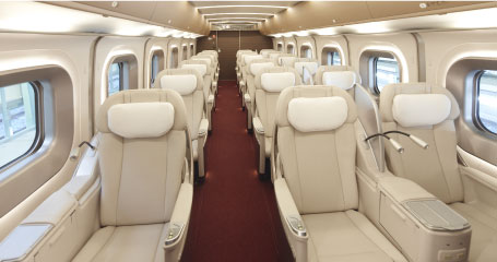 日本最新高速列車投入運(yùn)營(yíng) 明年最高時(shí)速提至320公里