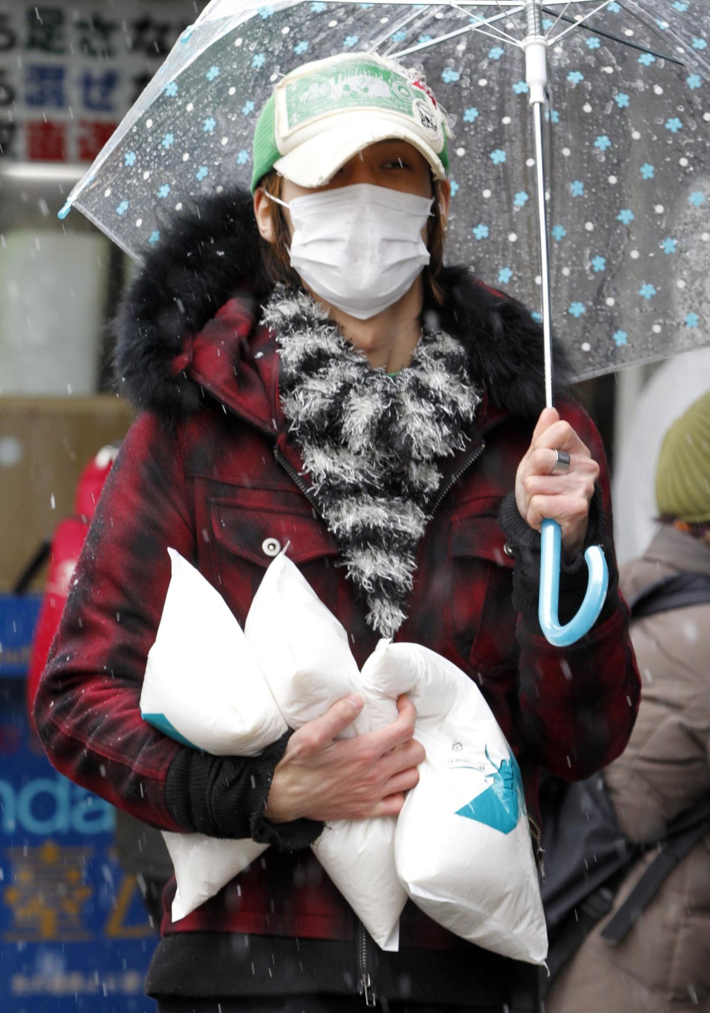 日本仙臺重災區(qū)降大雪 生活必需品供應緊張（圖集）