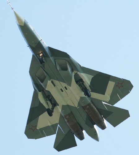 俄羅斯第五代隱形戰斗機T-50首度公開亮相