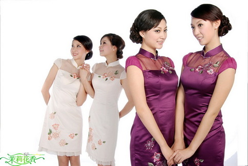 當(dāng)各地空姐遇到旗袍 誰最美？