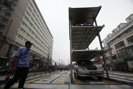 立體停車場亮相北京車輦店胡同(組圖)