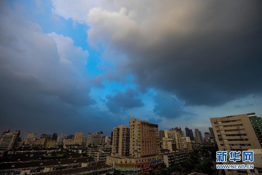 “海葵”升級為臺風(fēng) 浙滬皖魯嚴(yán)陣以待