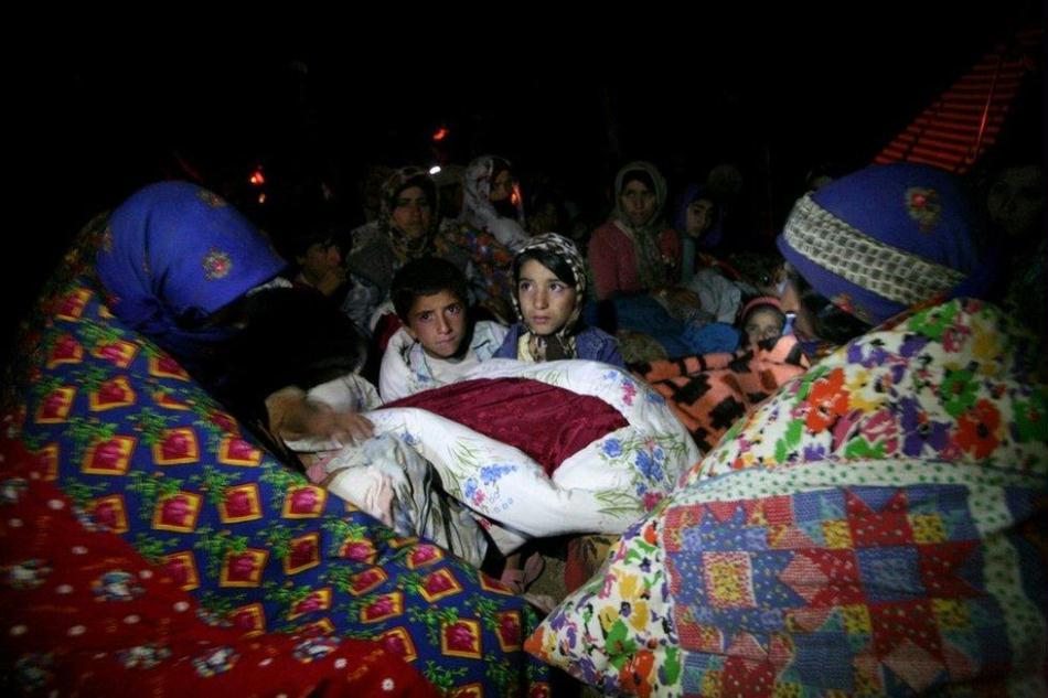 伊朗西北部連發兩次超6級地震數千死傷 醫療人員物資緊缺