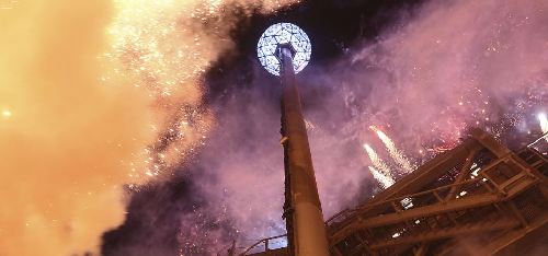 悉尼炫彩焰火、時(shí)代廣場(chǎng)倒計(jì)時(shí) 世界各地喜迎新年