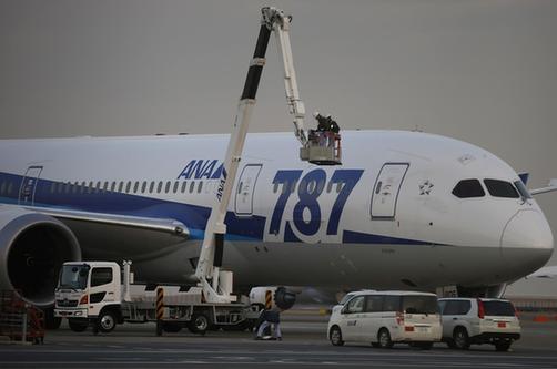 日本波音787客機空中冒煙后緊急降落