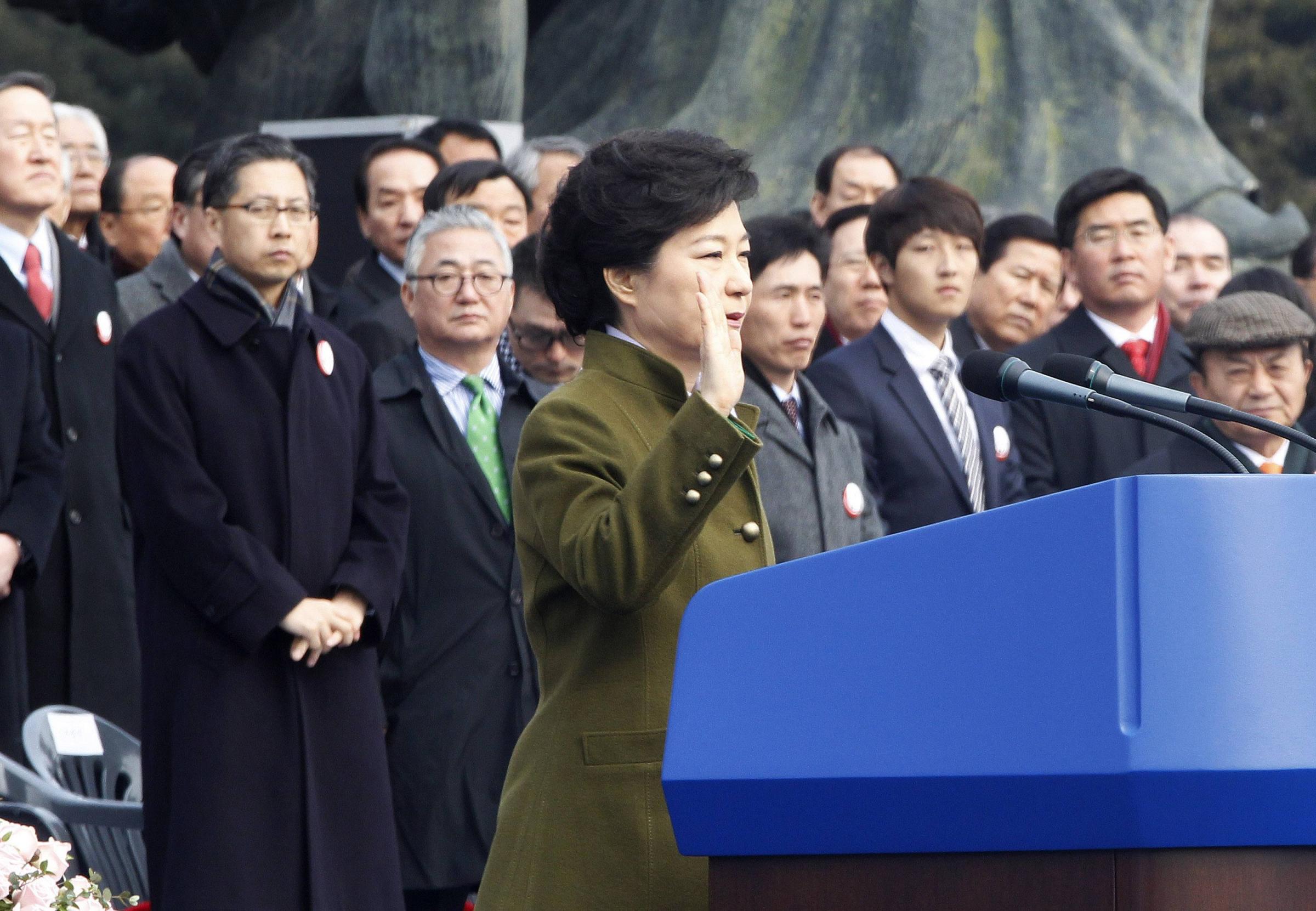 樸槿惠宣誓就職7萬人捧場 承諾開啟幸福新時代敦促朝鮮棄核
