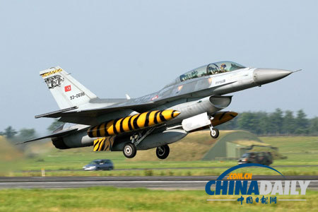 土耳其一架F16戰機在土敘邊境墜毀 飛行員遇難