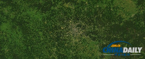 30萬張衛星照片拼成無云地圖集 提供俯瞰獨特視野