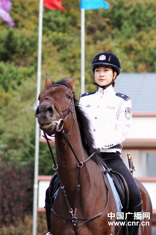 每匹馬養(yǎng)護(hù)成本2500元/月?探秘大連女騎警訓(xùn)練基地