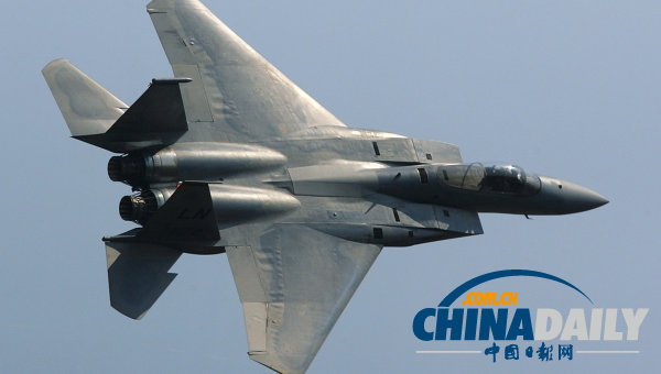 美國F-15戰機墜入日本附近海域 飛機員安全彈射出艙