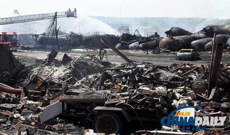 組圖：加拿大油罐列車出軌爆炸五死數十傷 總理赴現場