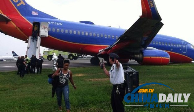 美國西南航空客機降落時發(fā)生事故 10人受輕傷