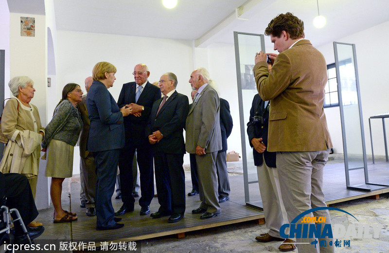 默克爾造訪納粹集中營 系在任德總理首次訪問