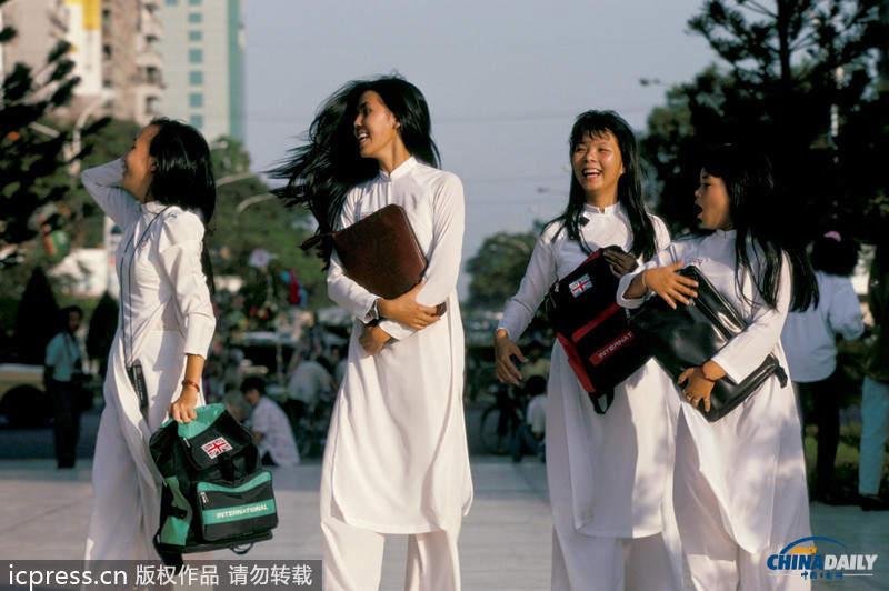 組圖：又是一年開學(xué)季 各國校服大比拼