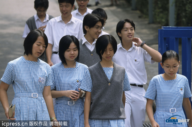 組圖：又是一年開(kāi)學(xué)季 各國(guó)校服大比拼