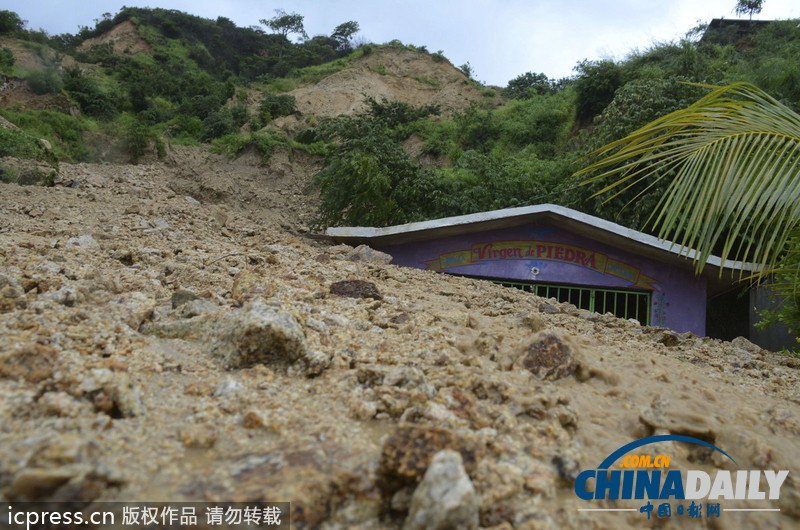 墨西哥颶風引山體滑坡致至少34死 公路被劈斷