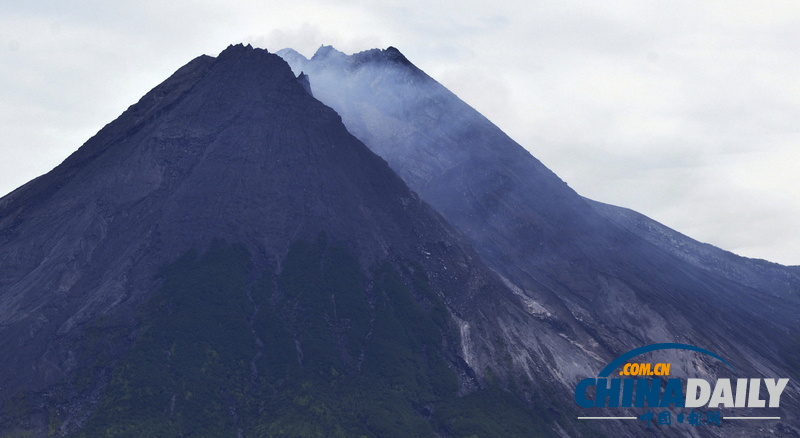 印尼兩火山持續噴發 航空受影響