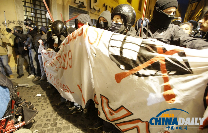 意大利環(huán)保者抗議高速列車計劃 與警方激烈沖突